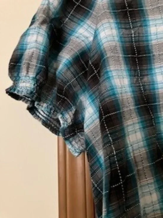 Top - Picture 2 of 2